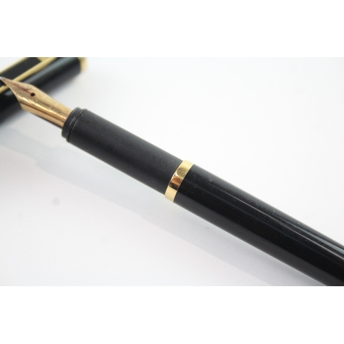 479 - Alfred DUNHILL Black Lacquer & Gold Plated Fountain Pen w/ 14ct Nib WRITING