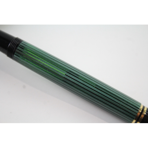 483 - Vintage Pelikan M400 Green & Black Fountain Pen w/ 14ct White Gold Nib WRITING