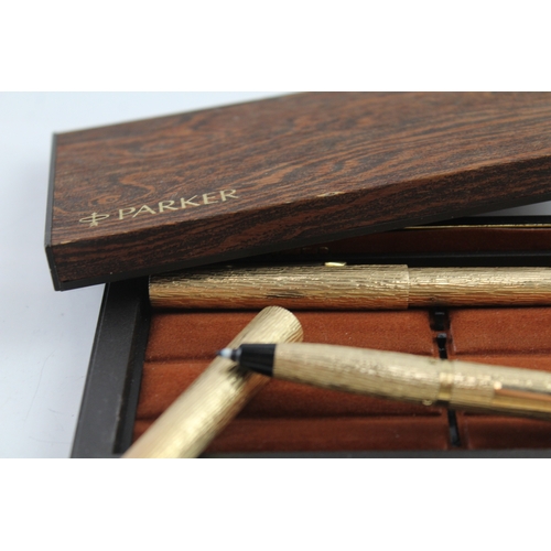 486 - Vintage Parker 105 Bark Effect Gold Plated Fountain Pen Set w/ 14ct Nib, Box Etc