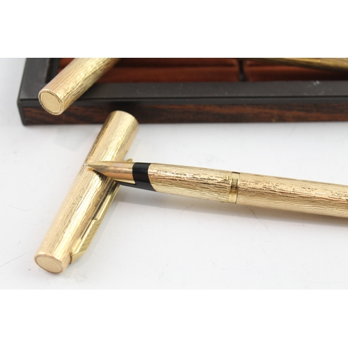 486 - Vintage Parker 105 Bark Effect Gold Plated Fountain Pen Set w/ 14ct Nib, Box Etc