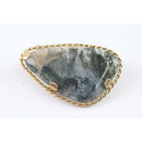 100 - 9ct gold moss agate set brooch (10.1g)