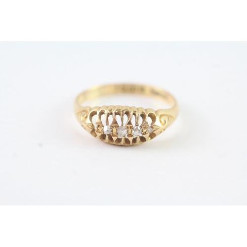 109 - 18ct gold diamond dress ring - as seen (3.1g) Size Q 1/2