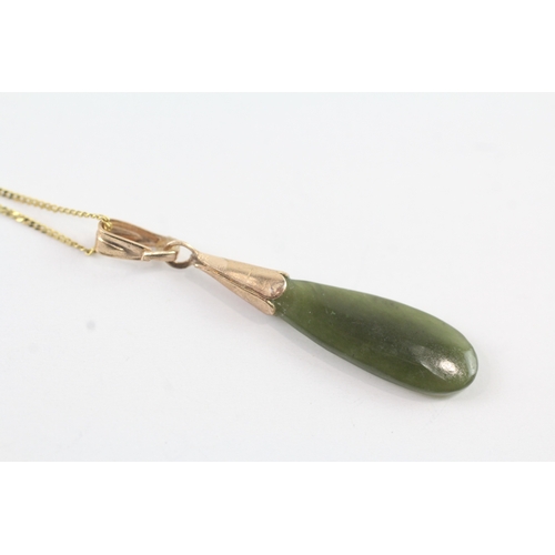 110 - 9ct gold nephrite drop pendant necklace (1.6g)