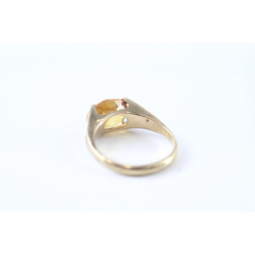 134 - 9ct gold citrine dress ring (2.8g) Size M