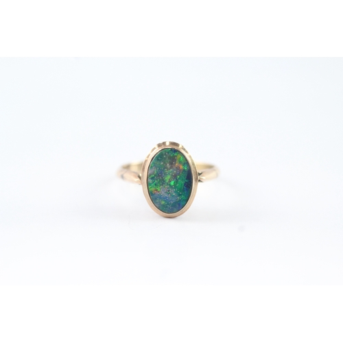 156 - 14ct gold opal doublet single stone ring (3.2g) Size Q