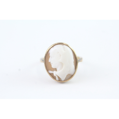 161 - 9ct gold shell cameo Bacchus/Dionysus with panther skin ring (3.4g) Size K