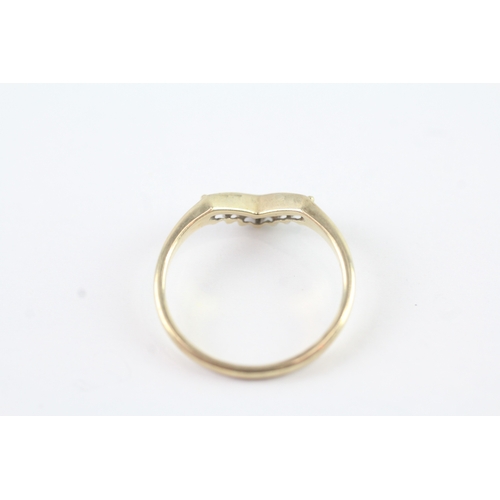 178 - 9ct gold diamond and sapphire wish bone ring (1.8g)