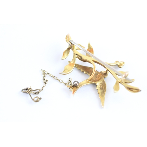 18 - 9ct gold Victorian seed pearl bird & branch brooch (4.9g)