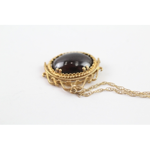 197 - 9ct gold cabochon cut garnet set pendant necklace (3.4g)