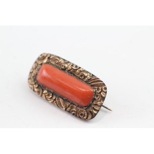 200 - 9ct gold Victorian coral brooch (8.4g)