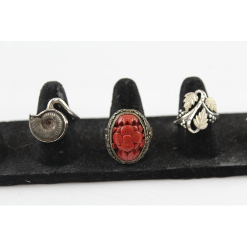 209 - Collection of Sterling Silver Rings inc. Cinnabar, Enamel, Fossil x 4 19g