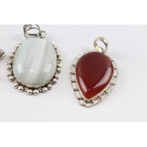 250 - Collection of Sterling Silver Gemstone Pendants inc. Moonstone, Agate x 4 60g