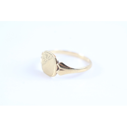 28 - 9ct gold seal ring (1.3g) Size O