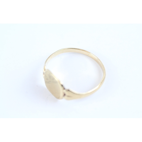 28 - 9ct gold seal ring (1.3g) Size O