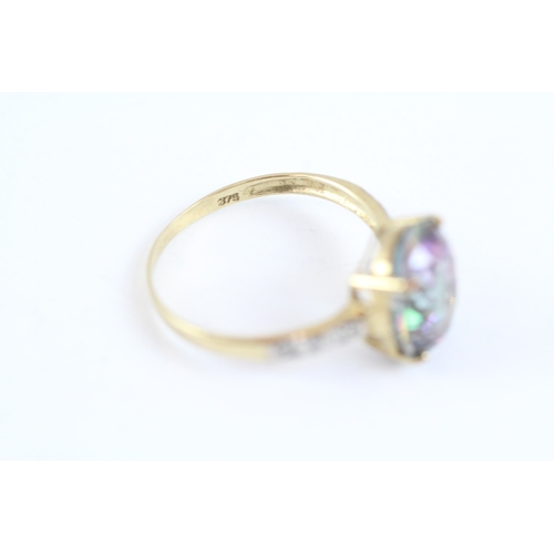 30 - 9ct gold mystic topaz & diamond claw set dress ring (1.8g) Size O