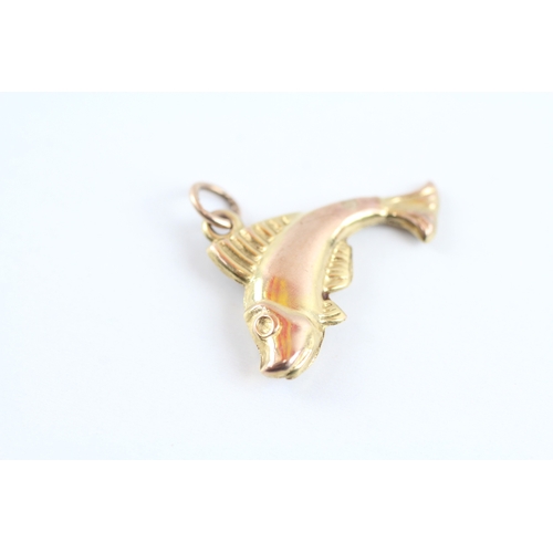 35 - 9ct gold fish charm (1.1g)