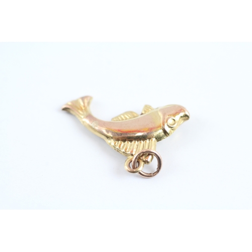 35 - 9ct gold fish charm (1.1g)