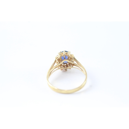 38 - 18ct gold claw set sapphire & diamond cluster dress ring (2.6g) Size L