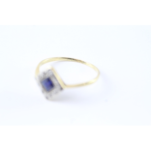 43 - 18ct gold diamond & sapphire art deco style dress ring (1.8g) Size R