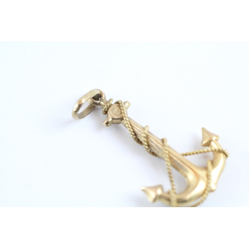 49 - 9ct gold anchor charm (1.3g)