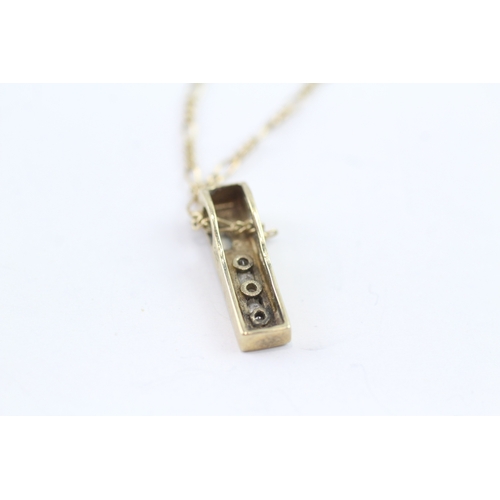 69 - 9ct gold bar five stone diamond pendant necklace (2.7g)