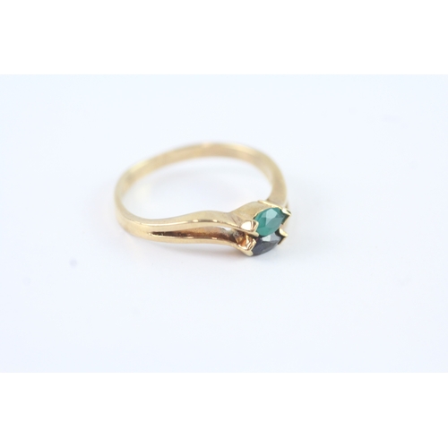 81 - 9ct gold emerald and sapphire twin stone ring (1.5g) Size N