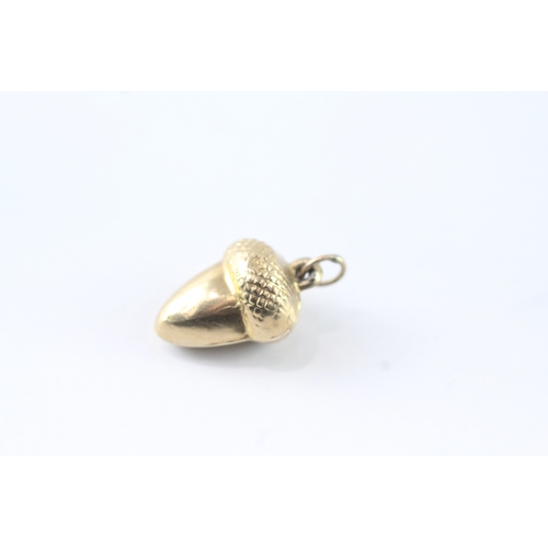 88 - 9ct gold acorn charm (0.8g)