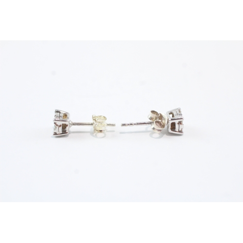 9 - 9ct white diamond stud earrings (1.1g)