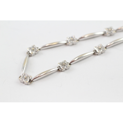 10 - 18ct white gold diamond bracelet (7.5g)