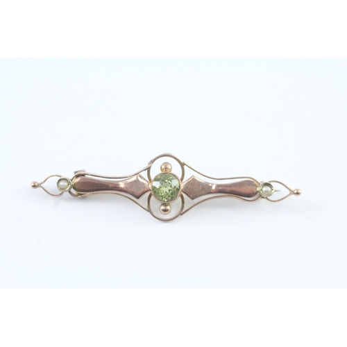 100 - 9ct rose gold seed pearl and peridot bar brooch (2g)