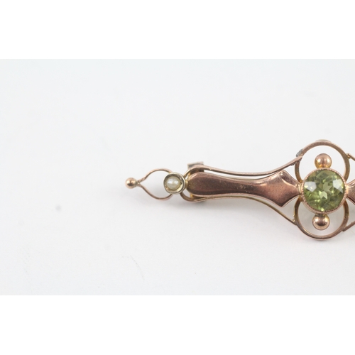 100 - 9ct rose gold seed pearl and peridot bar brooch (2g)