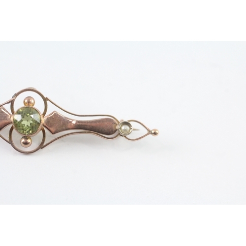 100 - 9ct rose gold seed pearl and peridot bar brooch (2g)