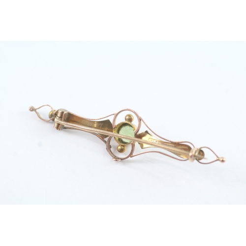 100 - 9ct rose gold seed pearl and peridot bar brooch (2g)