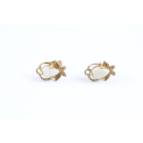 103 - 9ct gold opal pear stud earrings (1g)