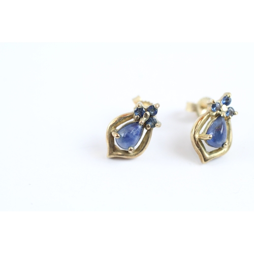 111 - 9ct gold sapphire pear stud earrings (2.1g)