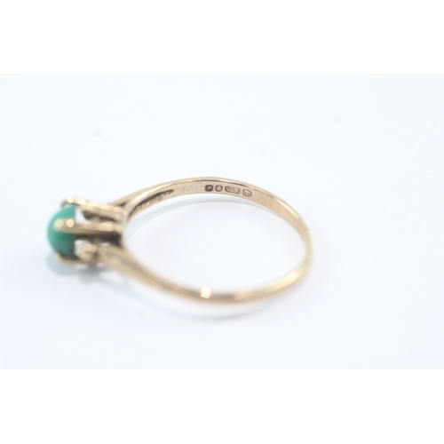 114 - 9ct gold turquoise claw set solitaire ring (1.8g) Size Q