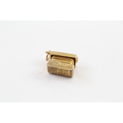 115 - 9ct gold accordion charm (2.1g)