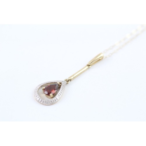 12 - 9ct gold garnet & diamond pendant necklace (1.9g)