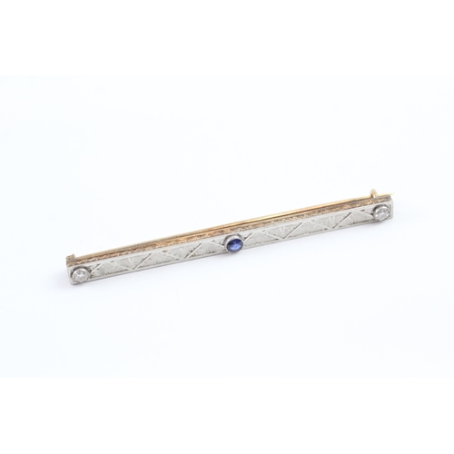 130 - 14ct gold & 950 platinum diamond & sapphire bar brooch (4.4g)