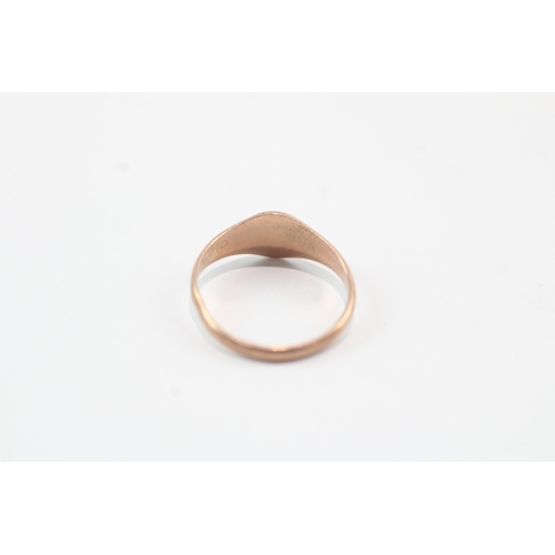 134 - 9ct rose gold antique signet ring (1g) Size F