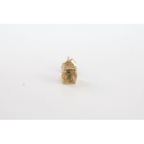 139 - 9ct gold citrine single stone stud earrings (0.7g)