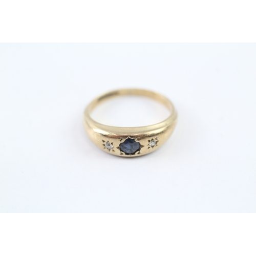 142 - 9ct gold sapphire & diamond star set dress ring (2.6g) Size L