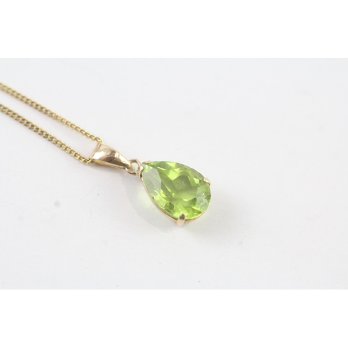 143 - 9ct gold peridot drop pendant necklace (1.9g)