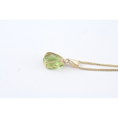 143 - 9ct gold peridot drop pendant necklace (1.9g)