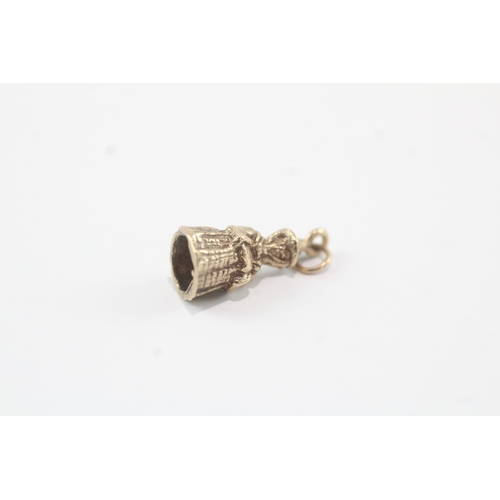 151 - 9ct gold Dutch souvenir charm (1.7g)