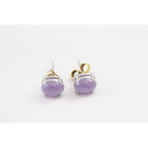 158 - 9ct white gold lavender jade stud earrings (1.2g)