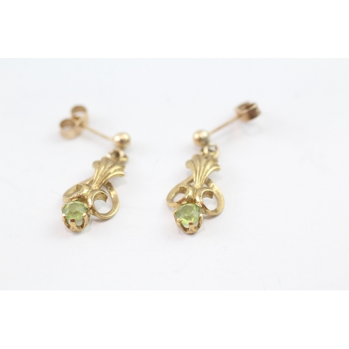 161 - 9ct gold peridot foliate drop earrings (2.2g)