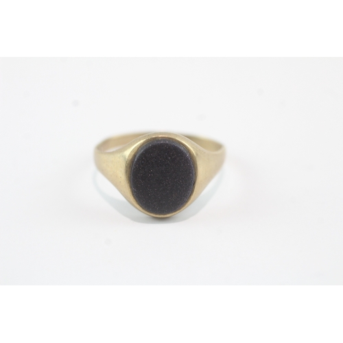 165 - 9ct gold vintage purple goldstone signet ring (2.3g) Size S