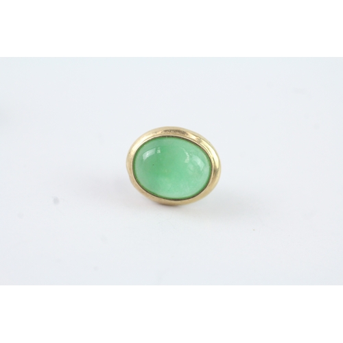 177 - 9ct gold cabochon cut jade stud earrings (1.9g)