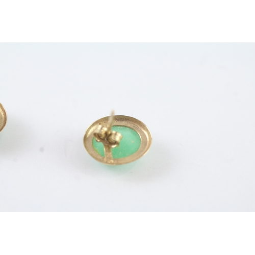 177 - 9ct gold cabochon cut jade stud earrings (1.9g)